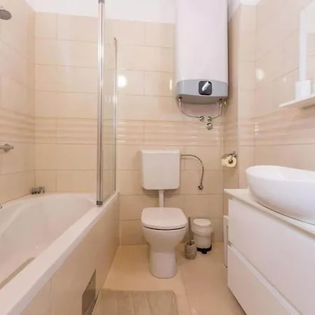 The Grandfather Heated Pool Retreat Дом отдыха Задар