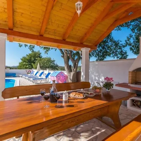The Grandfather Heated Pool Retreat Задар