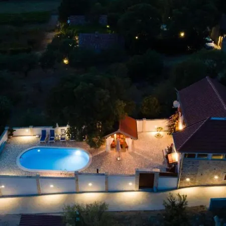The Grandfather Heated Pool Retreat * Задар