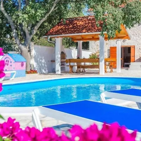 The Grandfather Heated Pool Retreat
