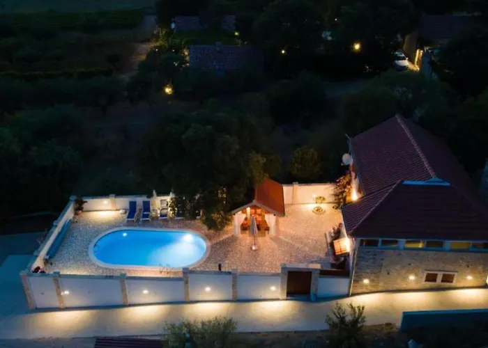 The Grandfather Heated Pool Retreat * Zára