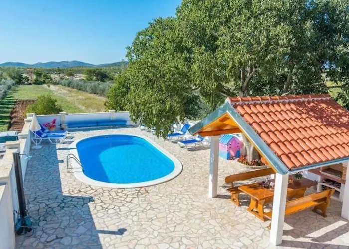 The Grandfather Heated Pool Retreat Nyaraló Zára