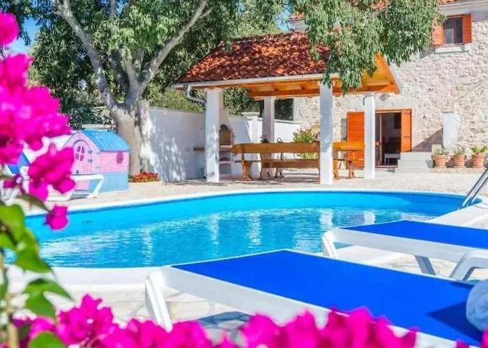 The Grandfather Heated Pool Retreat
